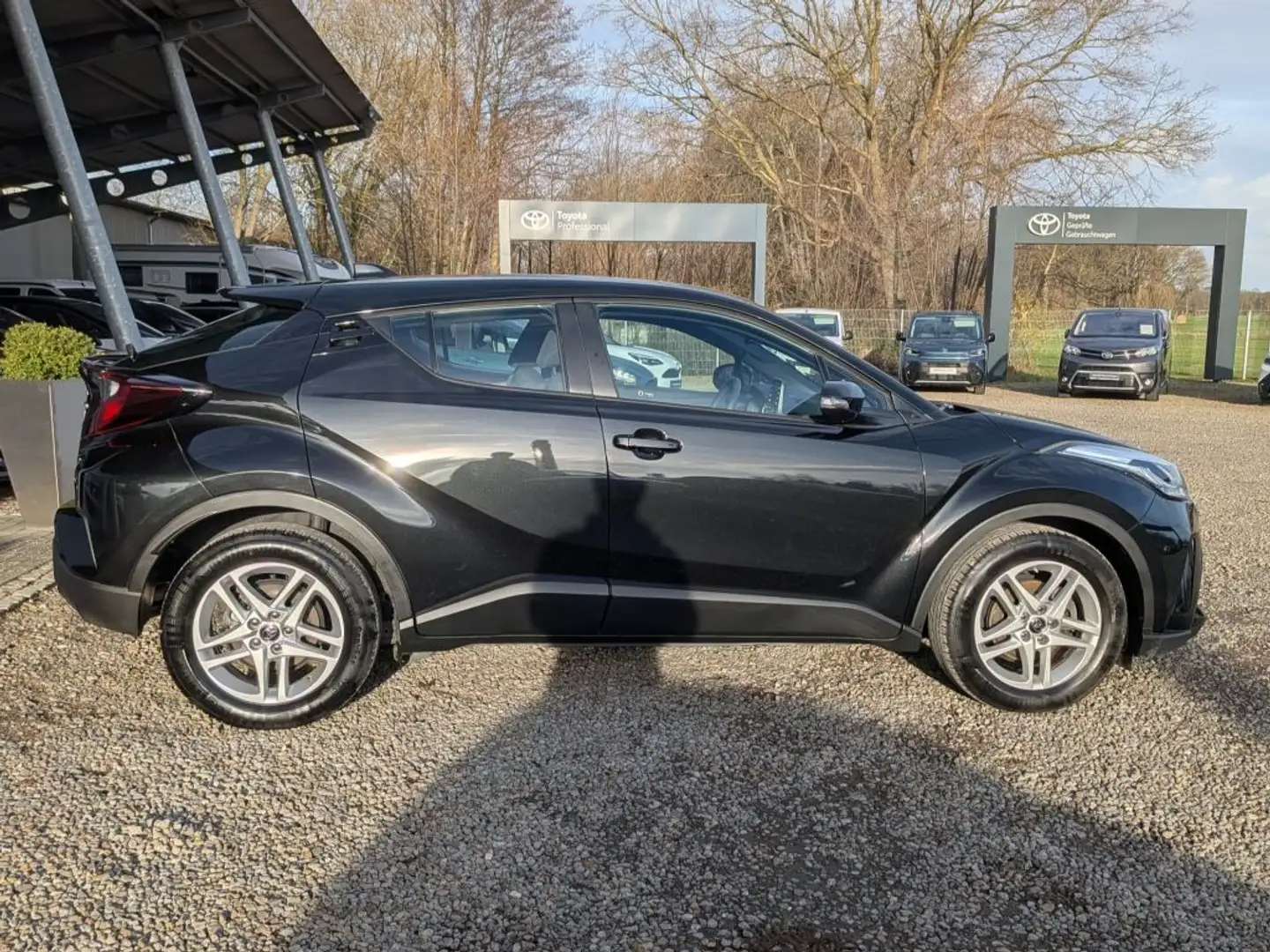Toyota C-HR Hybrid Business-Edition Schwarz - 2