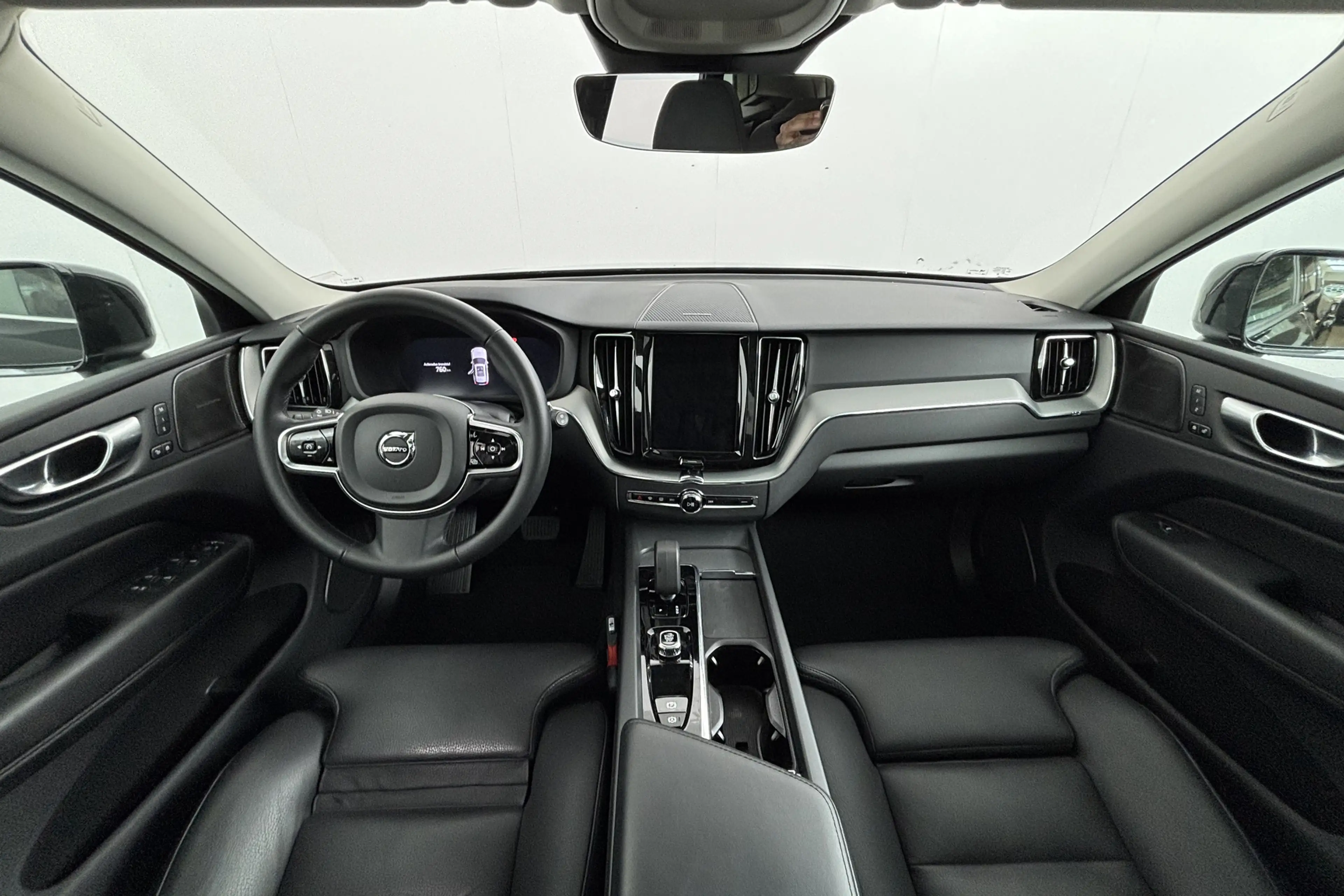 Volvo XC60 2.0 T6 350PK PLUG-IN HYBRID AWD PLUS BRIGHT | Trek — photo 2