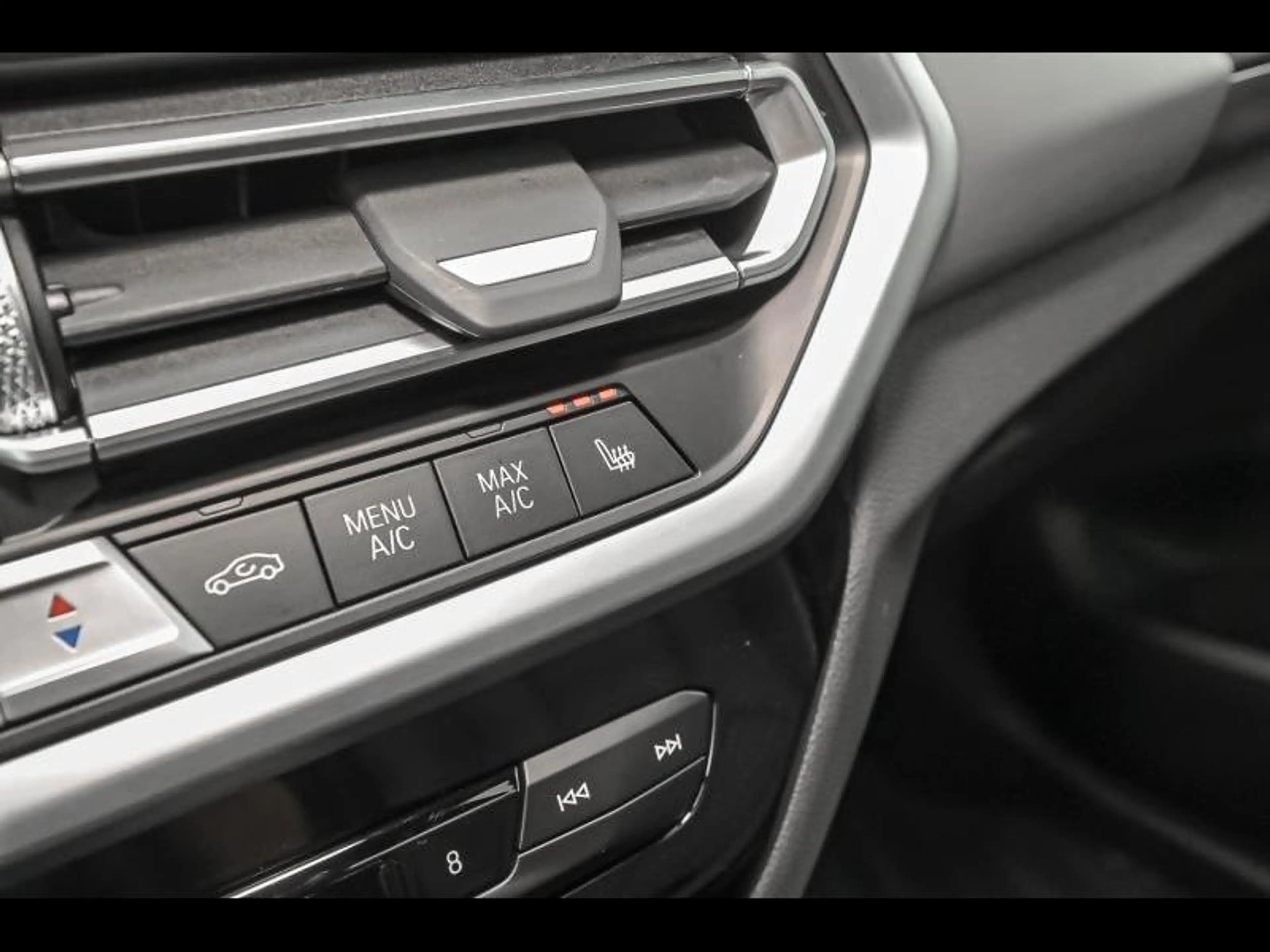 BMW iX3 — photo 12