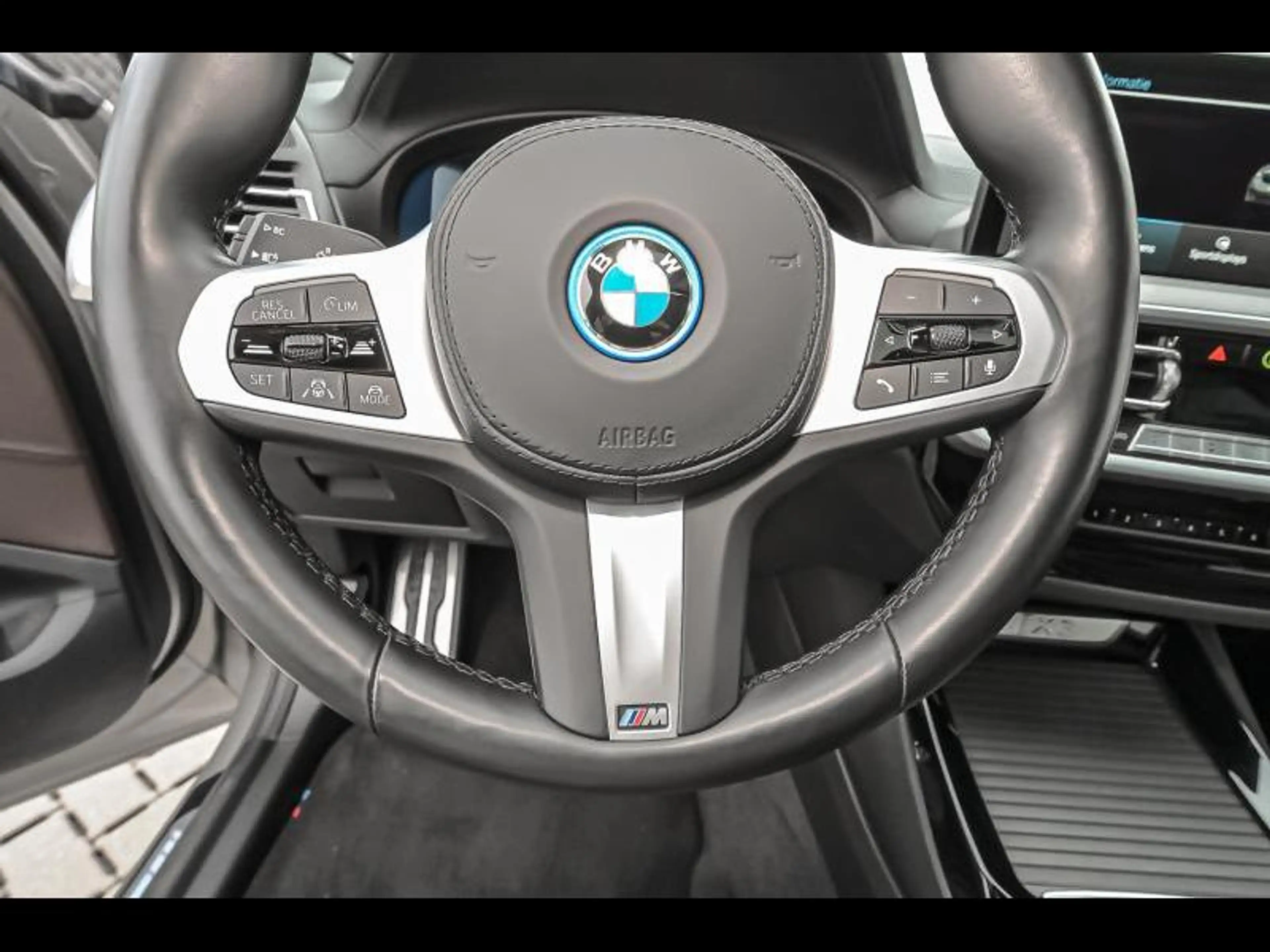BMW iX3 — photo 8