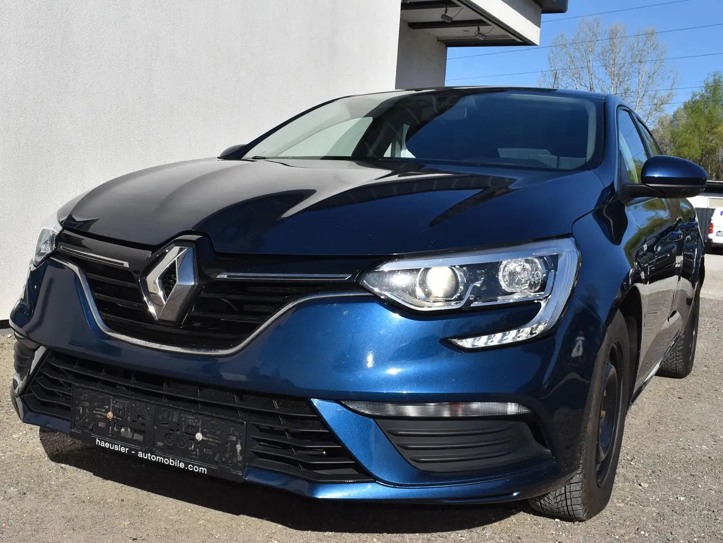 Renault Megane Life Blau - 1
