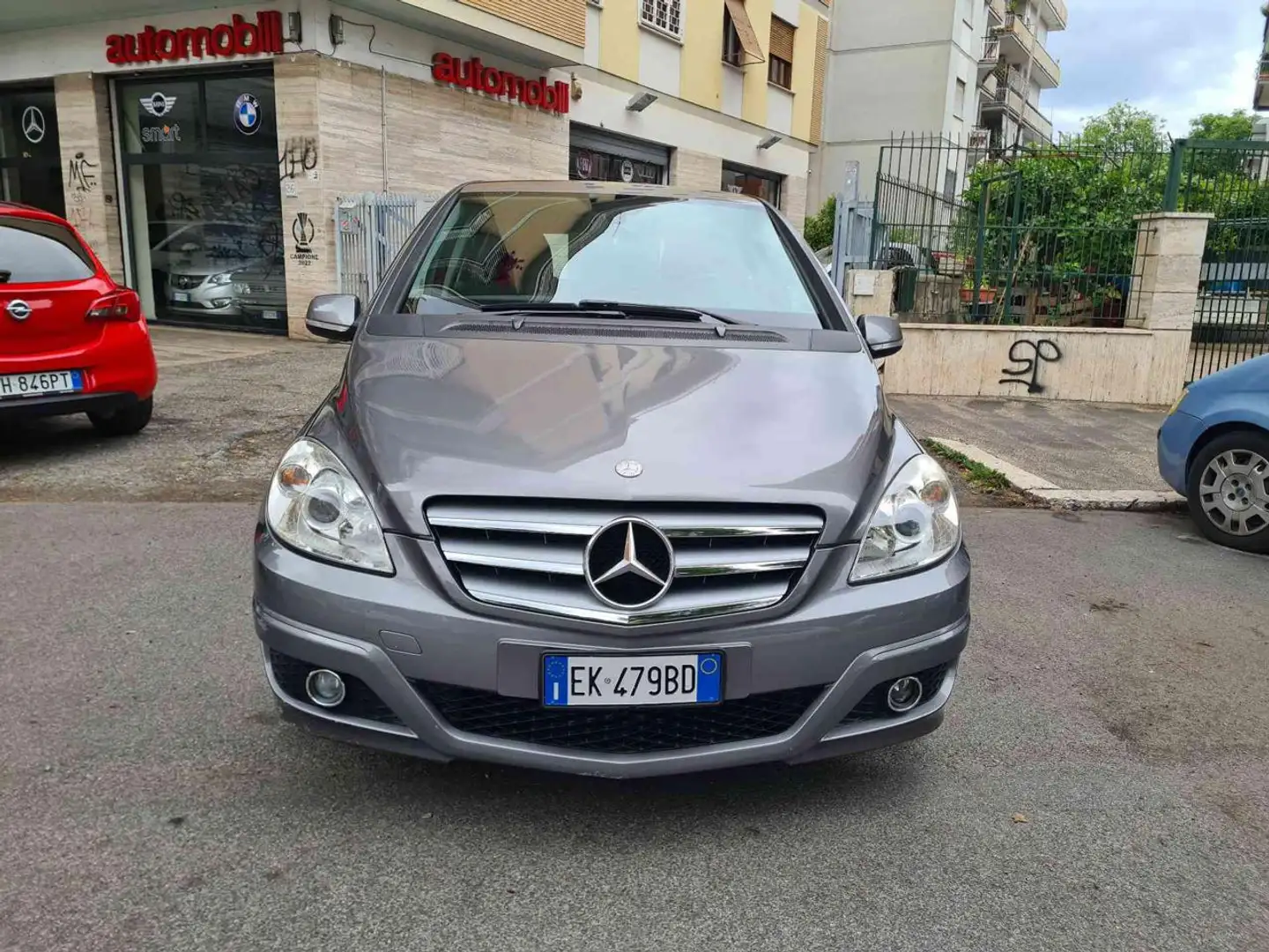 Mercedes-Benz B 180 CDI Executive Šedá - 2