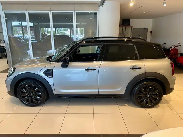 MINI Countryman view 4