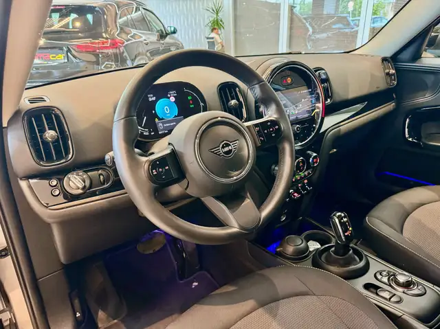 MINI Countryman view 8