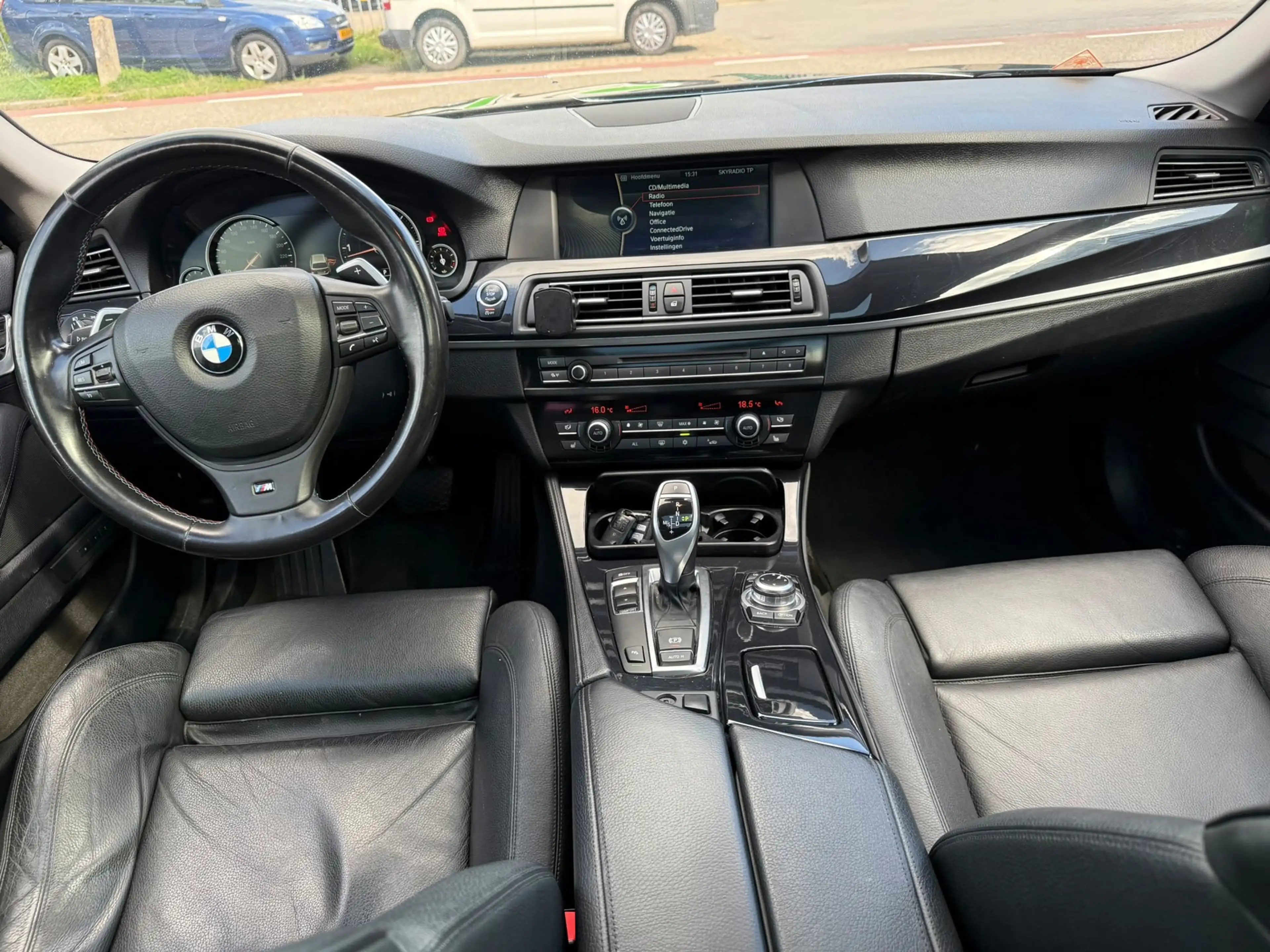 BMW 530 5-serie Touring 530d High Executive — photo 12