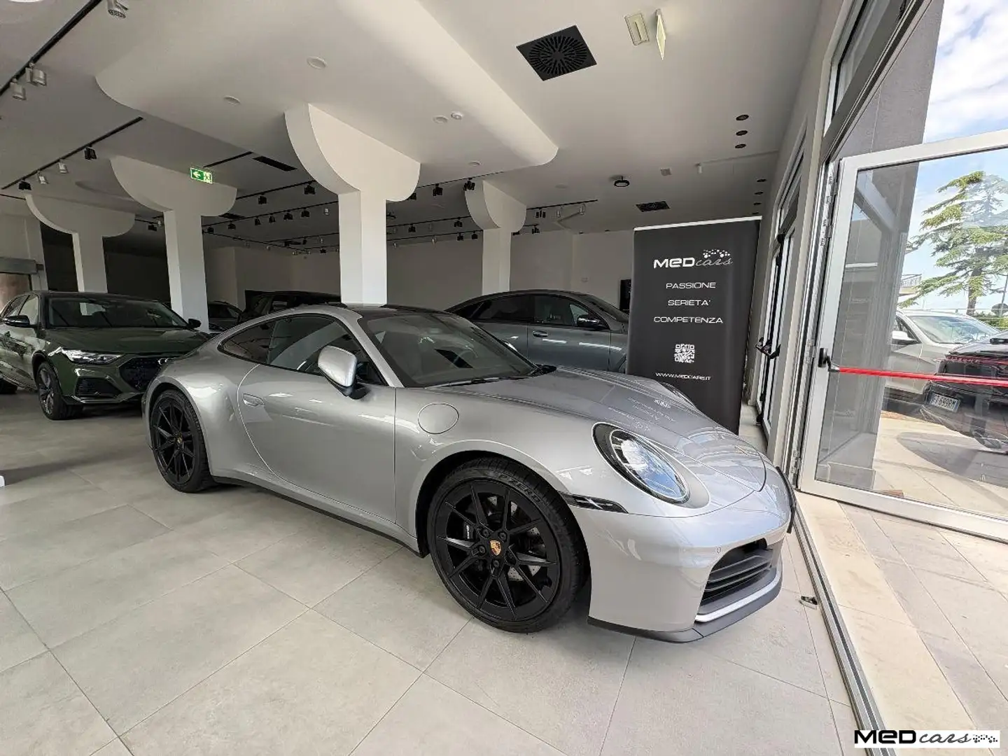 Porsche 911 992.2 3.0 COUPE' 394 CV/ KM  8.000 /  MY 2025 Argento - 2