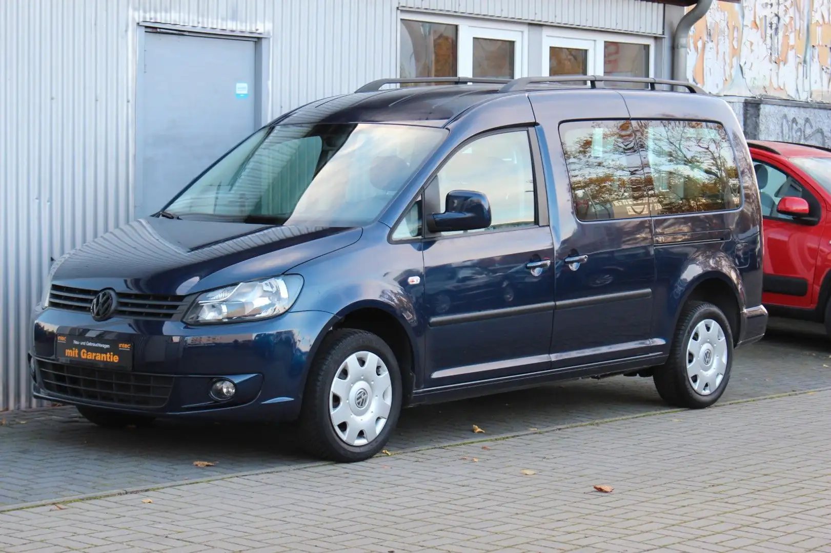 Volkswagen Caddy Maxi Roncalli 1.6 TDI 1.Hand+AHK+PDC+Klima Blau - 1