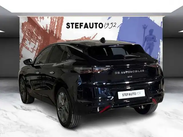 DS Automobiles DS 4 view 5