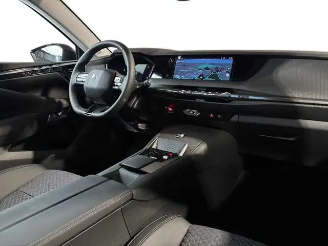 DS Automobiles DS 4 view 15
