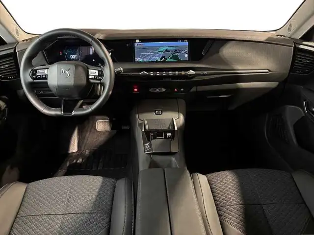 DS Automobiles DS 4 view 13