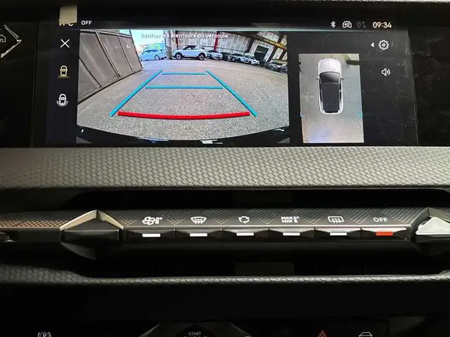 DS Automobiles DS 4 view 12