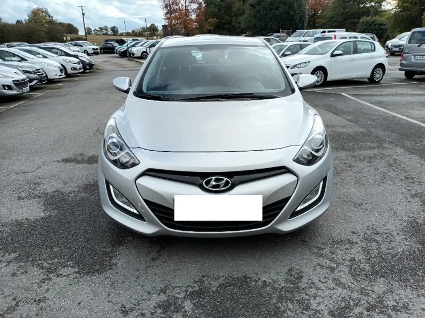 Hyundai i30 1.4 CRDI90 PACK INVENTIVE BLUEDRIVE 5P Grau - 2
