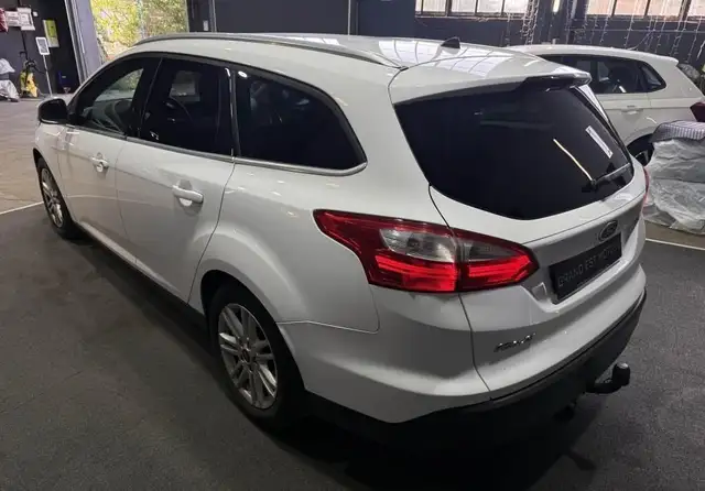 Ford Focus view 10