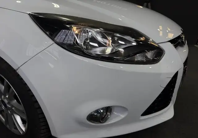 Ford Focus view 5