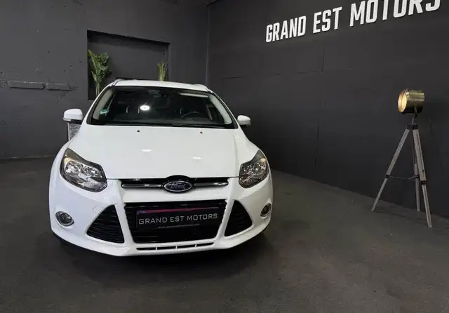 Ford Focus view 2