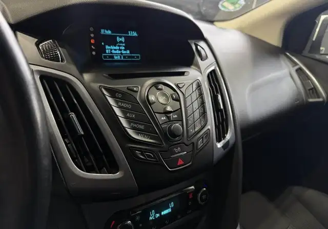 Ford Focus view 18