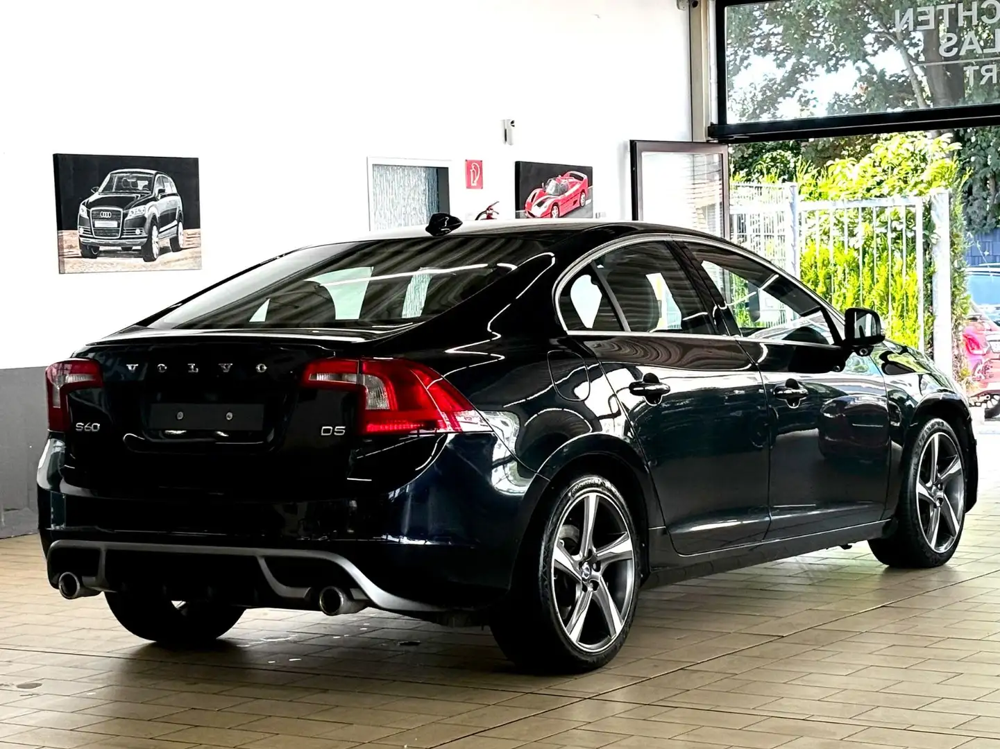Volvo S60 D5 R-DESiGN GEARTRONiC *XENON*NAVi*LEDER*18 Negro - 2