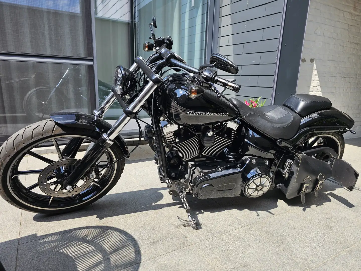 Harley-Davidson CVO Breakout Czarny - 1