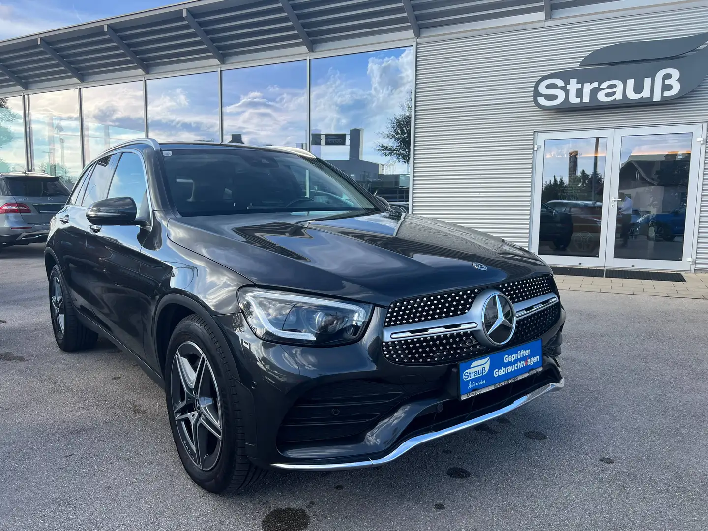 Mercedes-Benz GLC 220 d 4MATIC *AMG-Line* Adv-Paket* Memory-Sitz* Multibeam-LED* Grau - 1