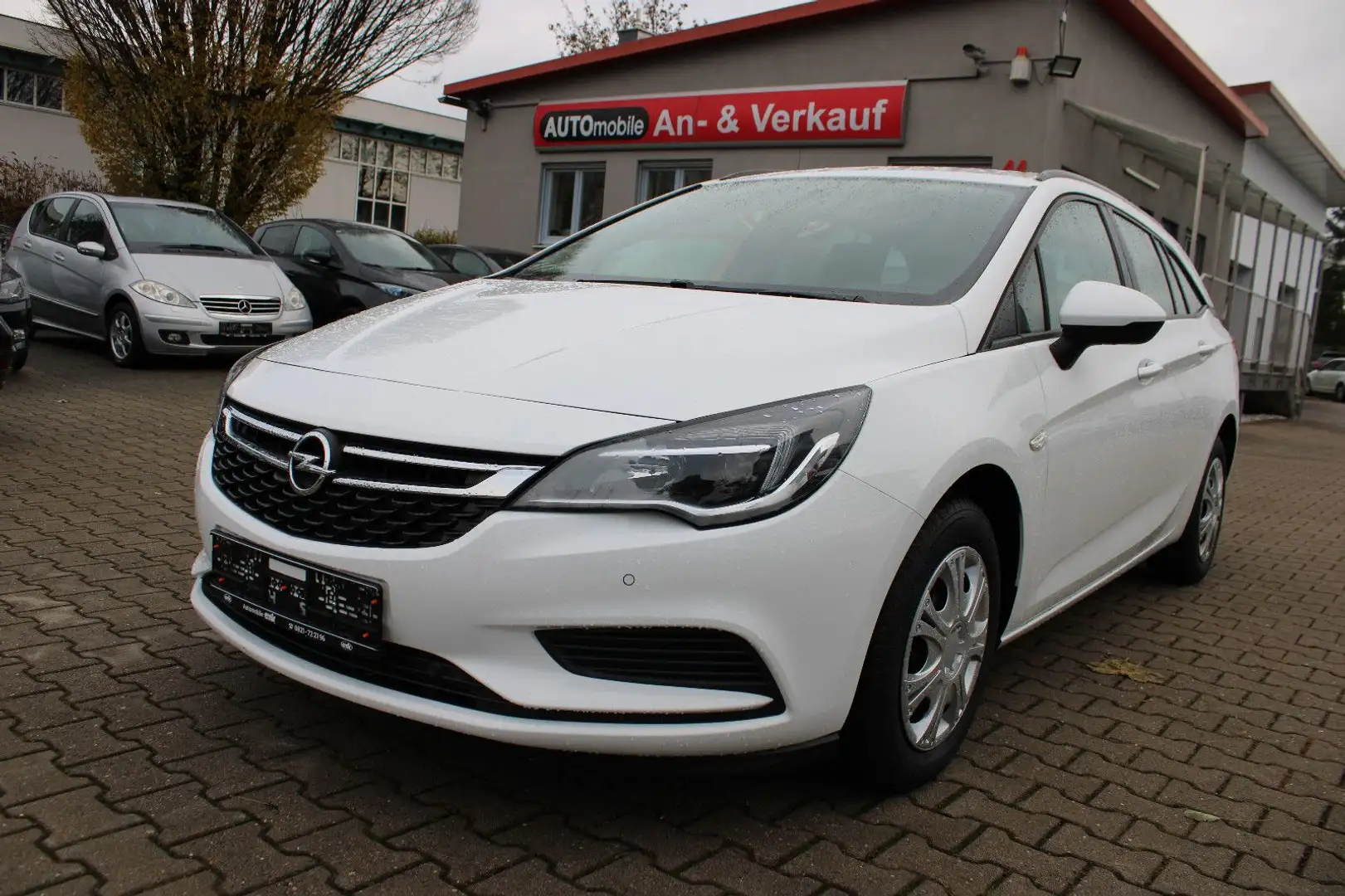 Opel Astra ST 1.6 Diesel Navi,PDC,SHZ,LHZ Weiß - 1