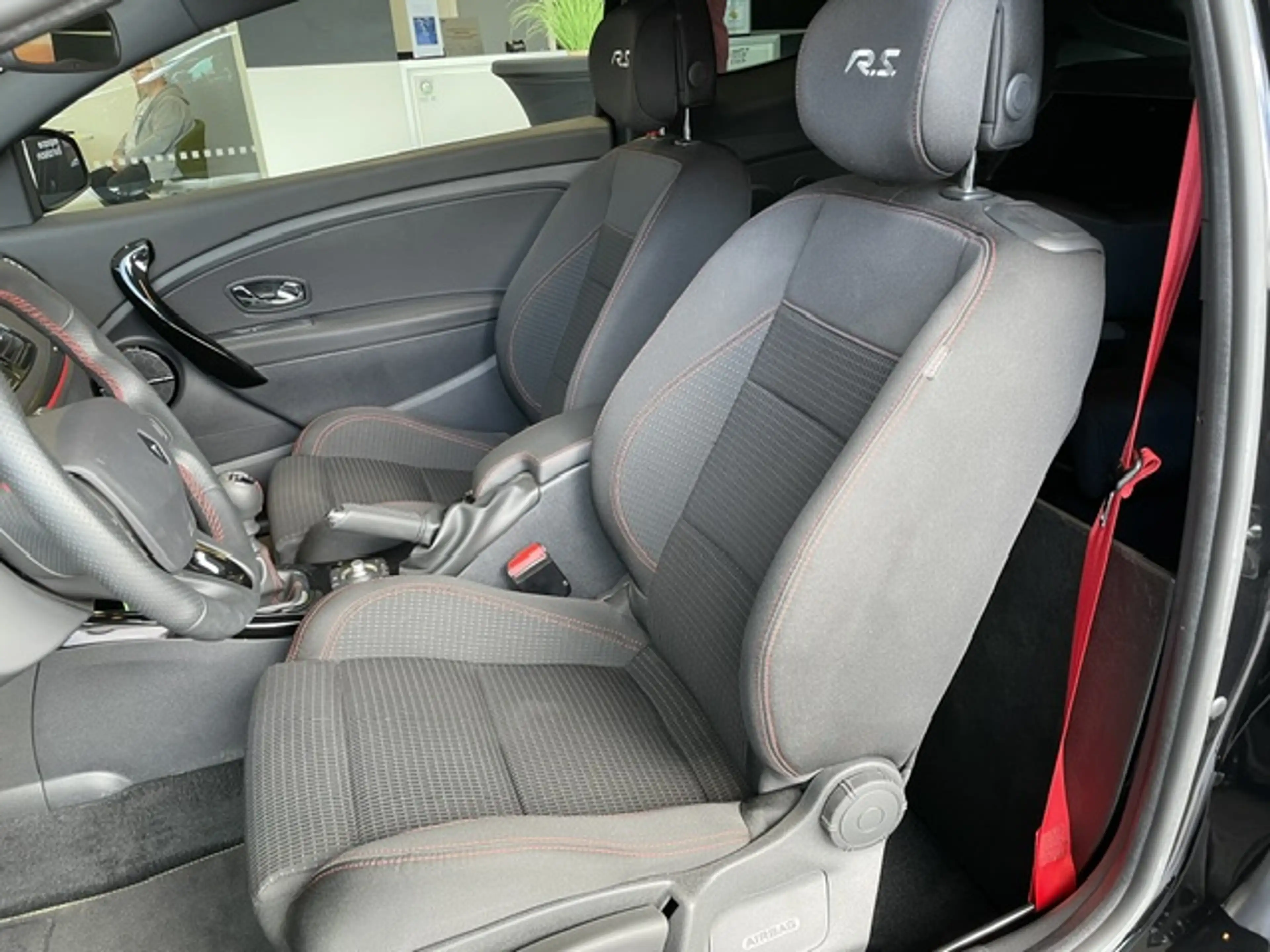 Renault Megane Mégane Coupé 2.0 T RS S /// UNIQUE /// 2725 KM /// + KIT HIVER  JANTES ALU ET PNEUS COMPRIS — photo 12