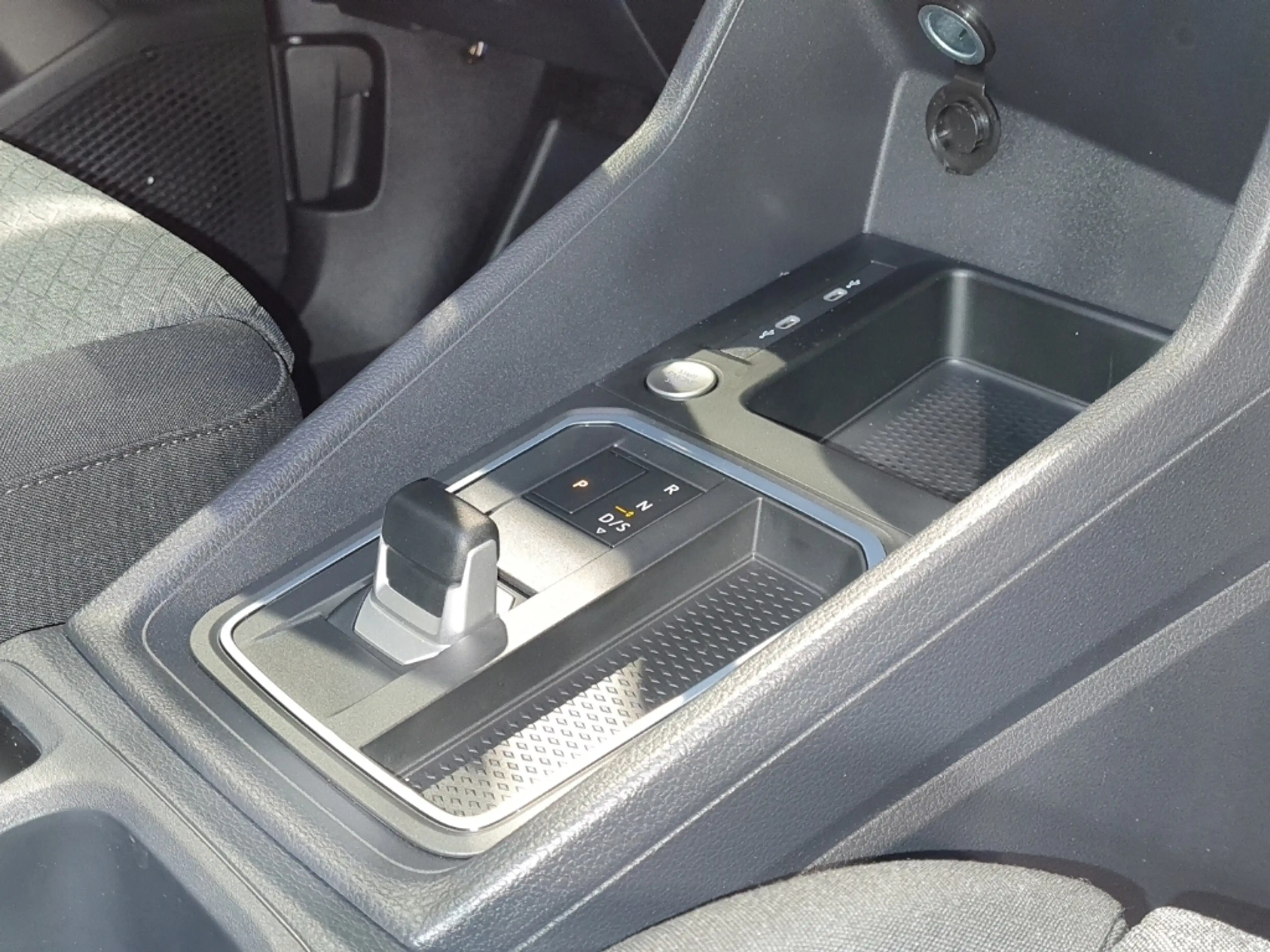 Ford Tourneo Connect L2-Titanium "AMF Rollstuhl-Umb." — photo 7