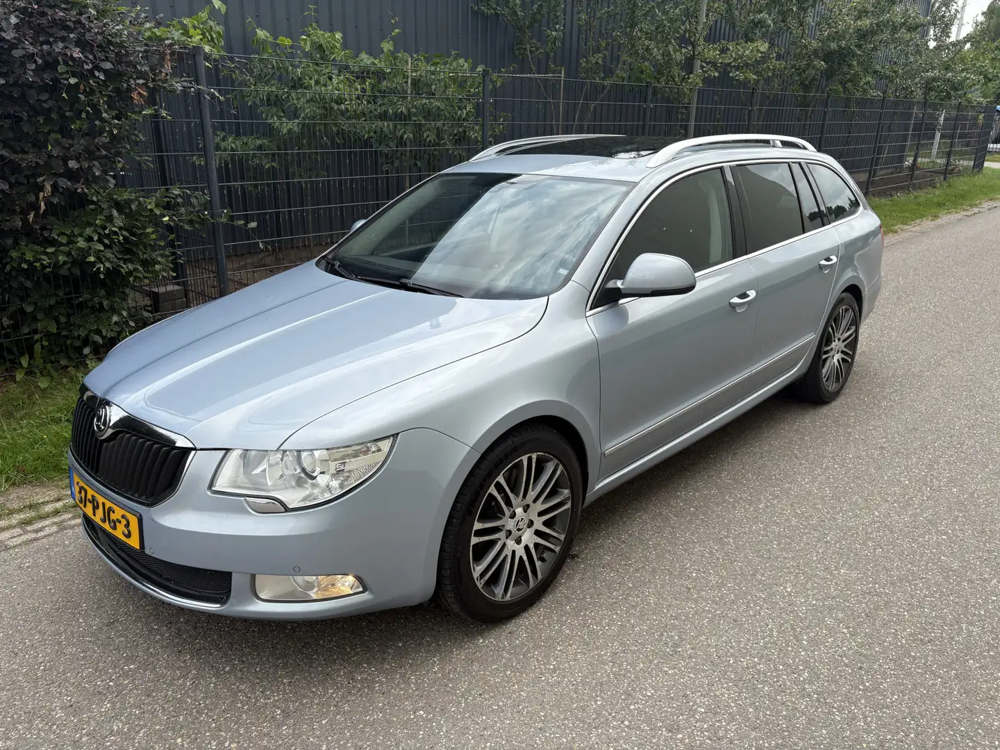 Skoda Superb Combi 3.6 FSI Elegance 4x4 Business Line / AUTOMAA Bleu - 2
