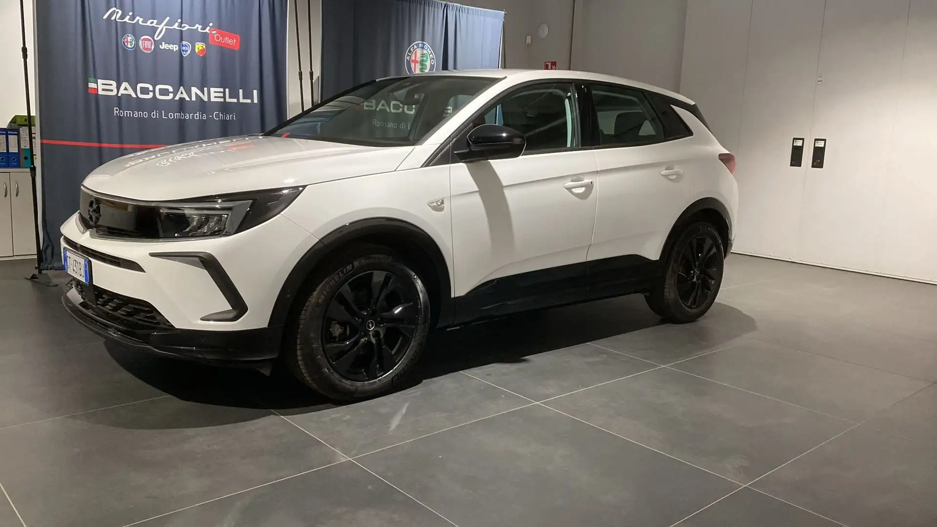 Opel Grandland 1.2 Turbo 12V 130 CV GS Bianco - 1