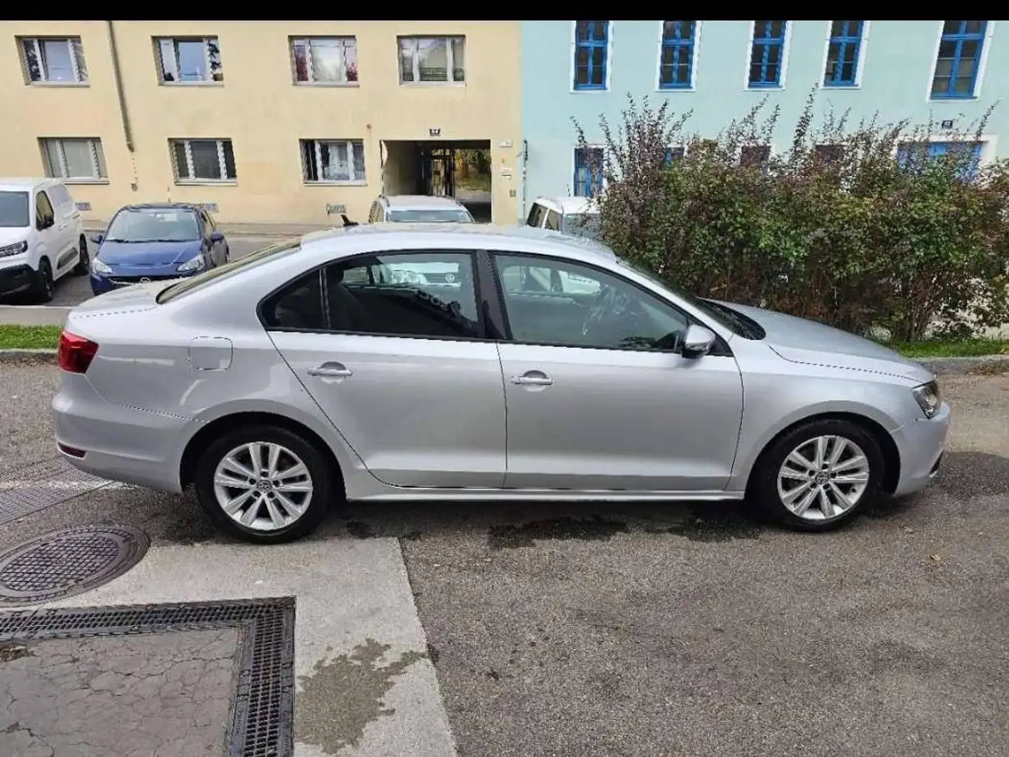 Volkswagen Jetta Jetta Trendline 1,6 TDI DPF Trendline Silber - 1