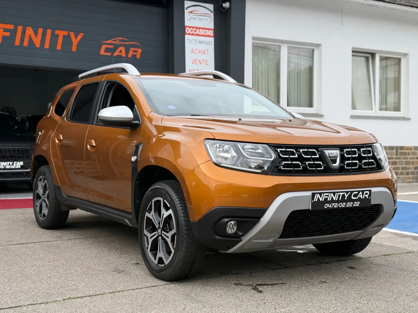Dacia Duster VENDUE ! SOLD ! VERKOCHT ! SOLD ! VENDUE ! Oranje - 2