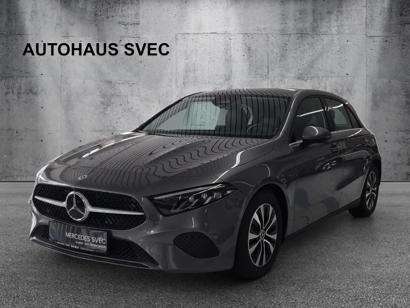 Mercedes-Benz A 180 d Österreich-Edition Aut. Grau - 2