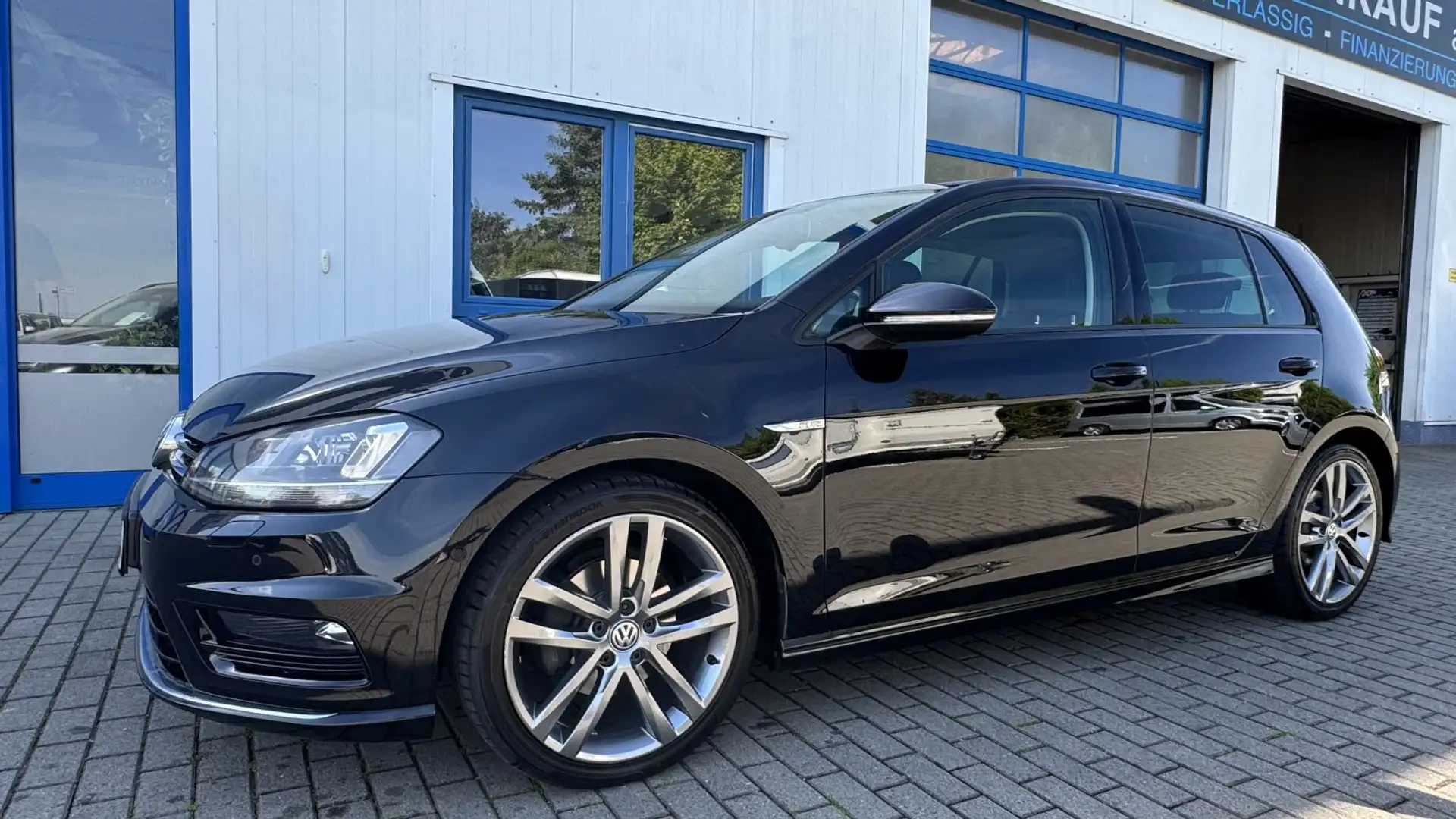 Volkswagen Golf VII 1.4 TSI Cup R-LINE TOP Noir - 1