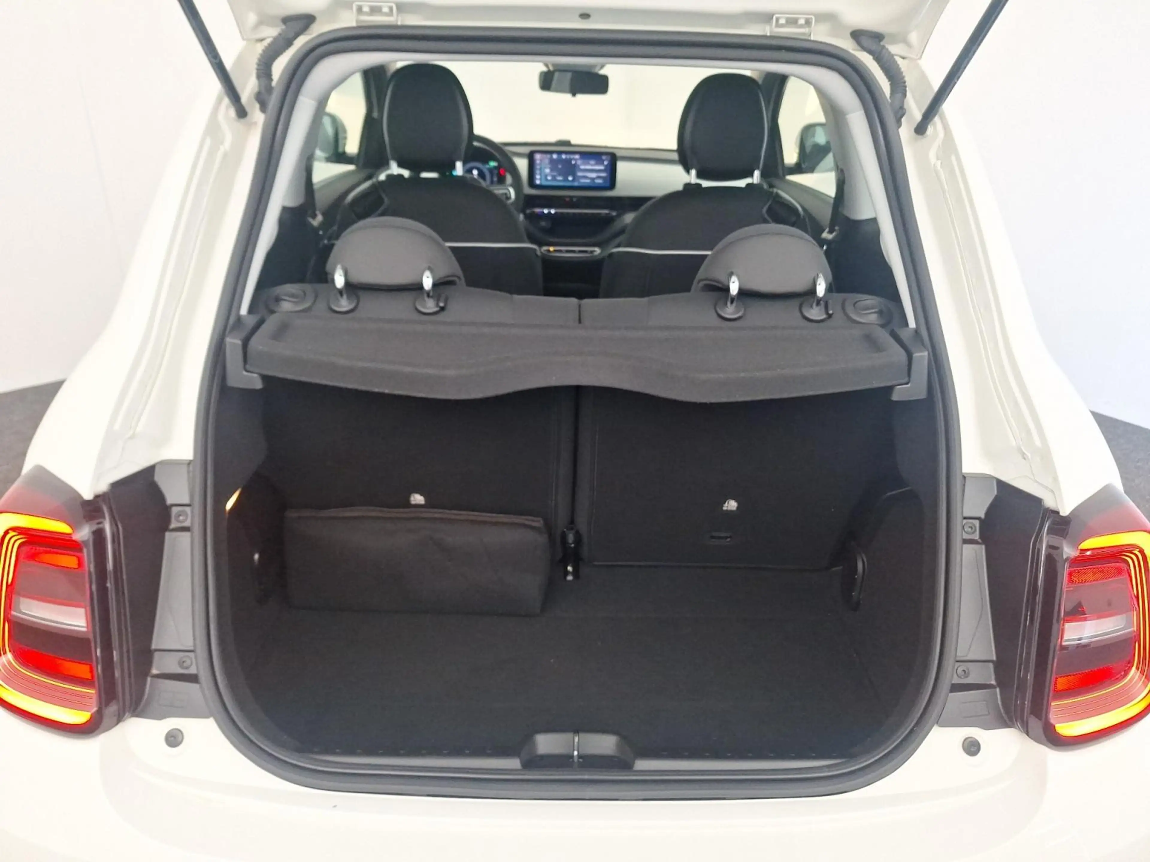Fiat 500e ICON 42kWh 118pk*CAMERA ACHTER*SENSOREN VOOR EN AC — photo 6