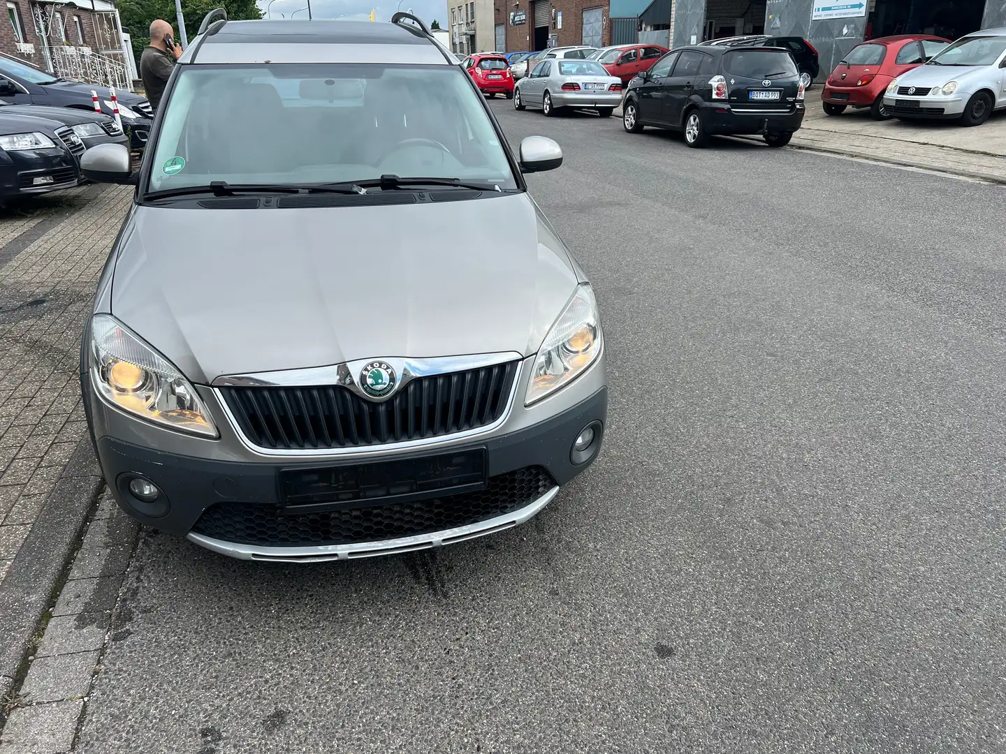 Skoda Roomster 1.2 TSI Scout PLUSEDITION,Panorama,Klimatronic Alu Oro - 2