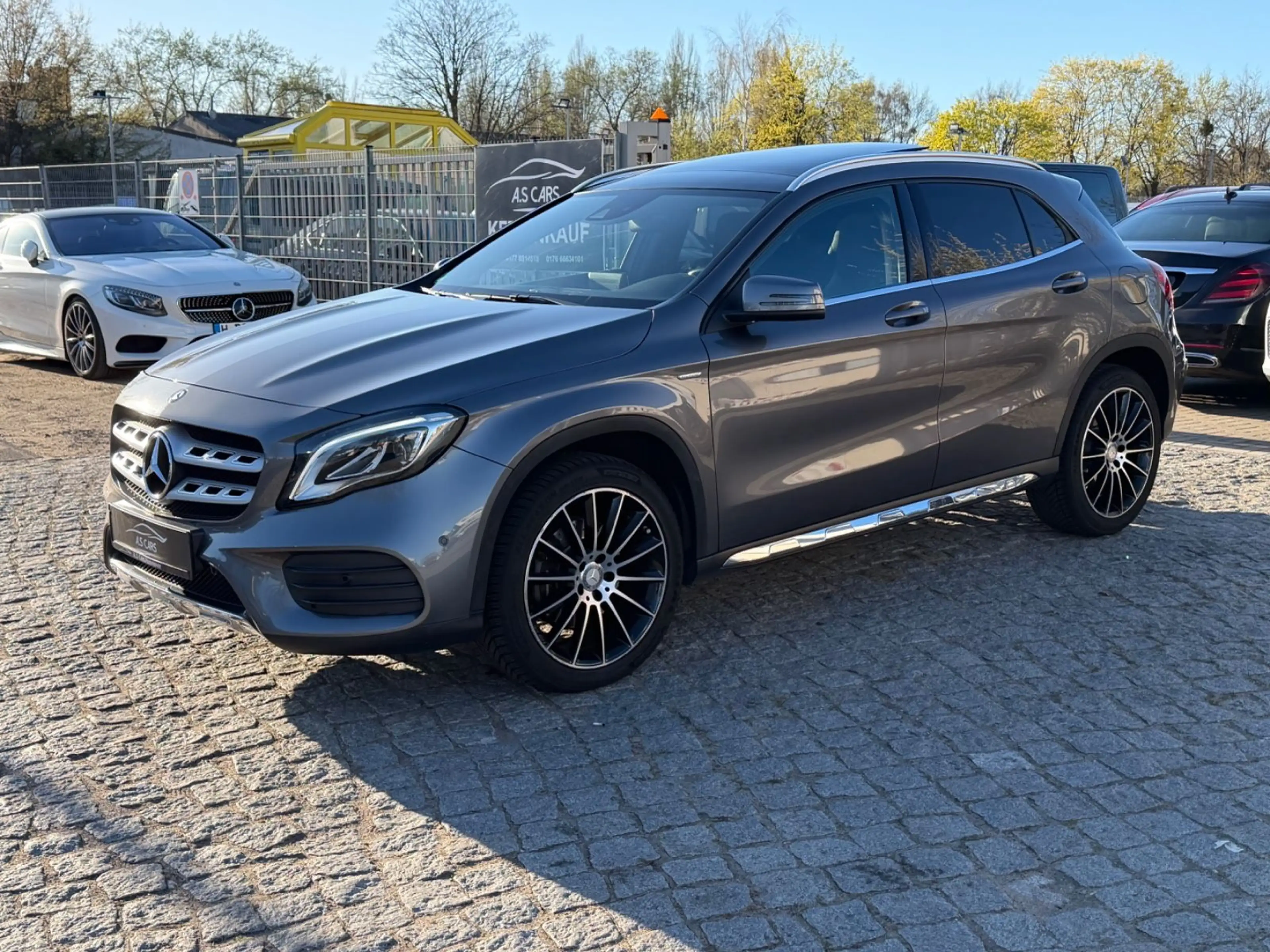 Mercedes-Benz GLA 220 d 4Mat AMG Edition 1*Panorama*Kam*Euro6 — photo 8