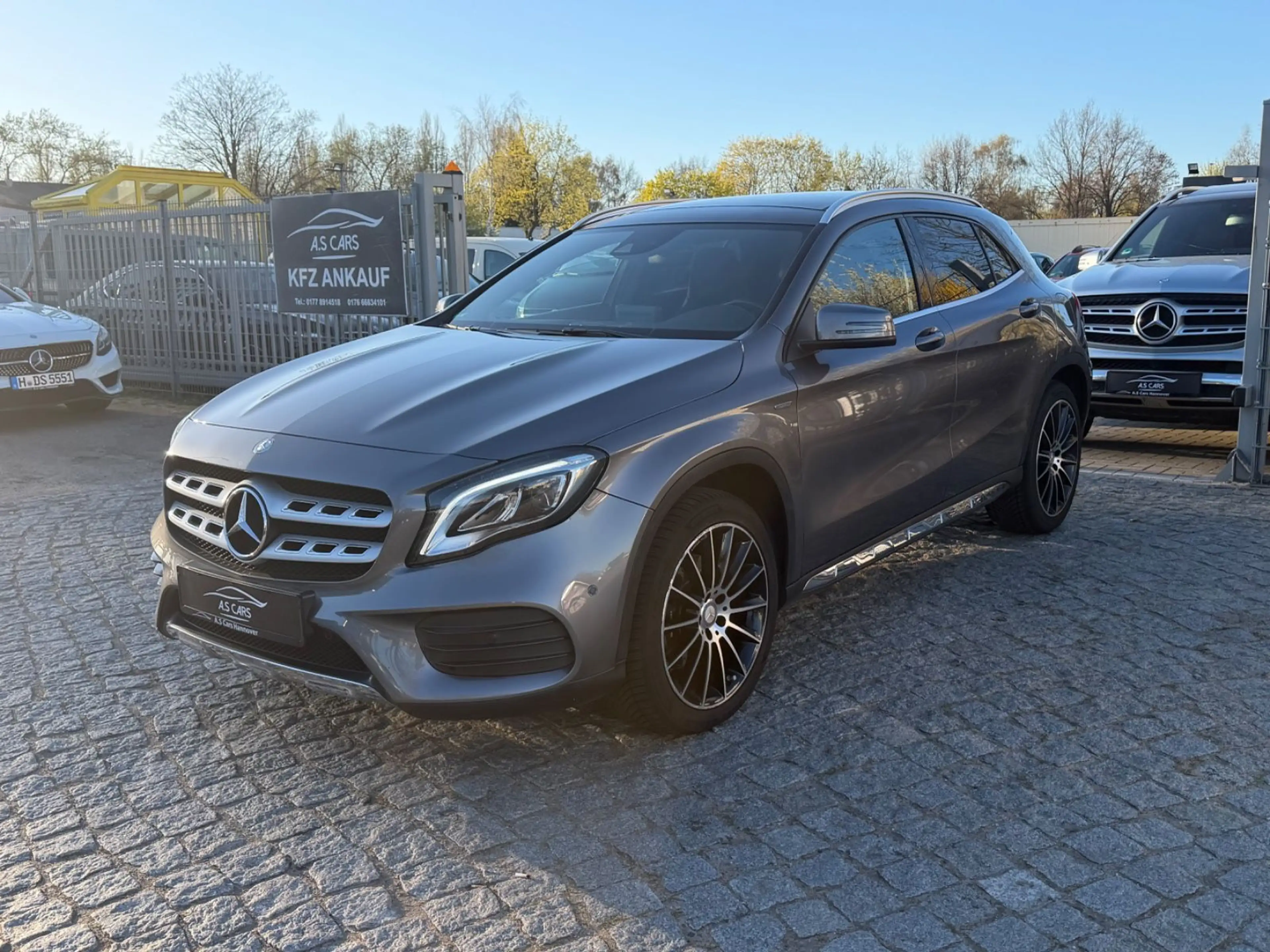 Mercedes-Benz GLA 220 d 4Mat AMG Edition 1*Panorama*Kam*Euro6 — photo 2