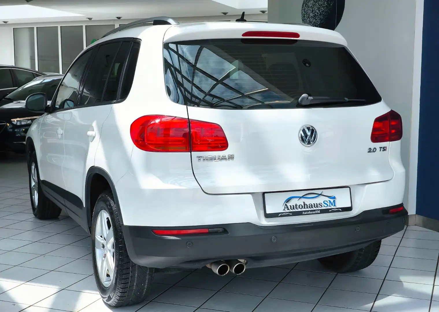Volkswagen Tiguan *Navi*Rentnerfahrzeug*Top gepflegt*Shz* Weiß - 2