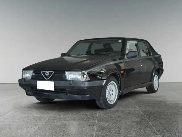 Alfa Romeo 75 2.0