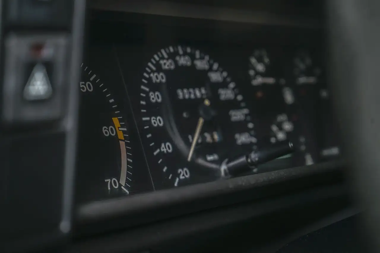 Alfa Romeo 75 2.0, foto 11