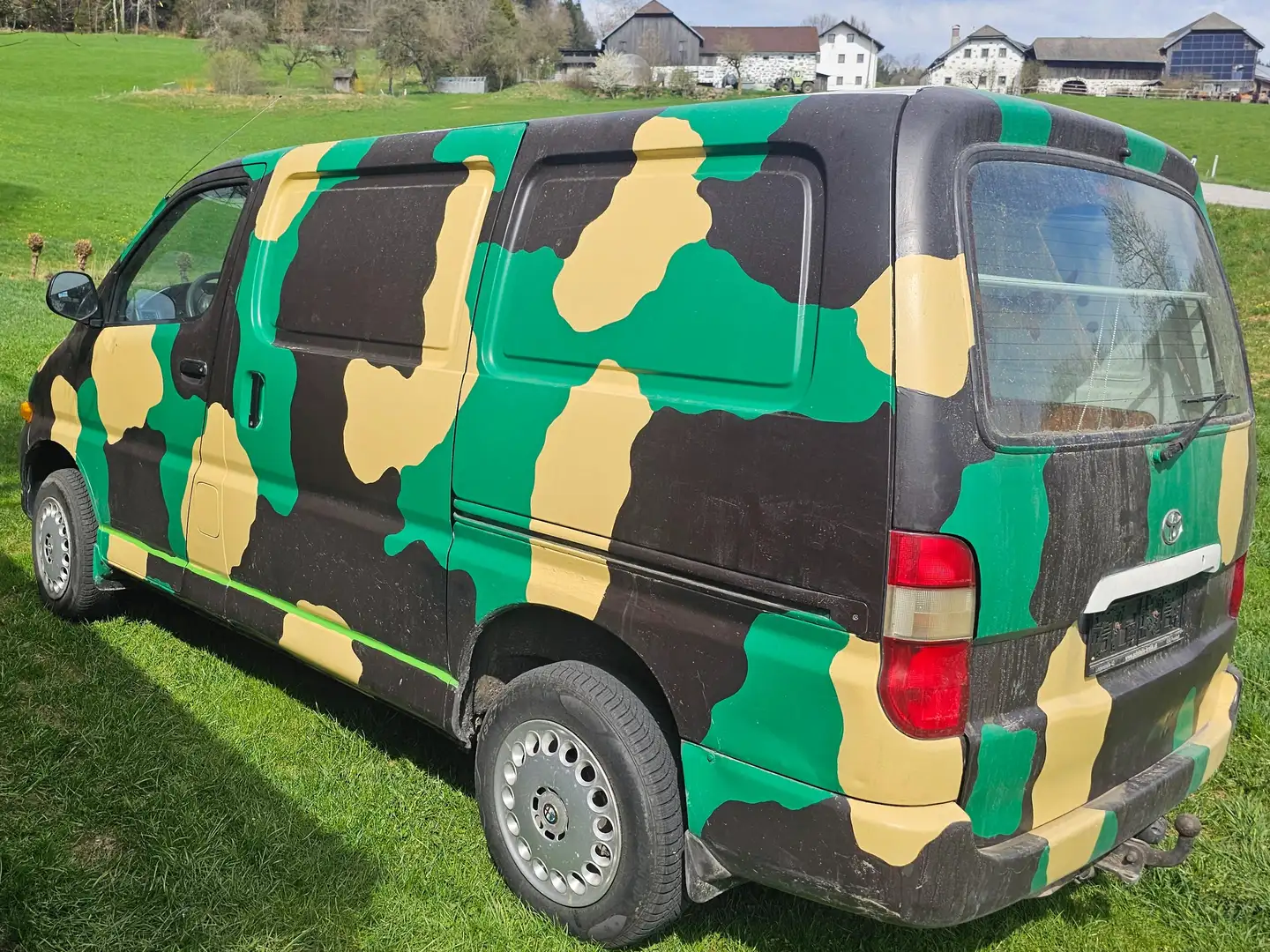 Toyota Hiace Hiace 2,4 kz. TD Weiß - 2