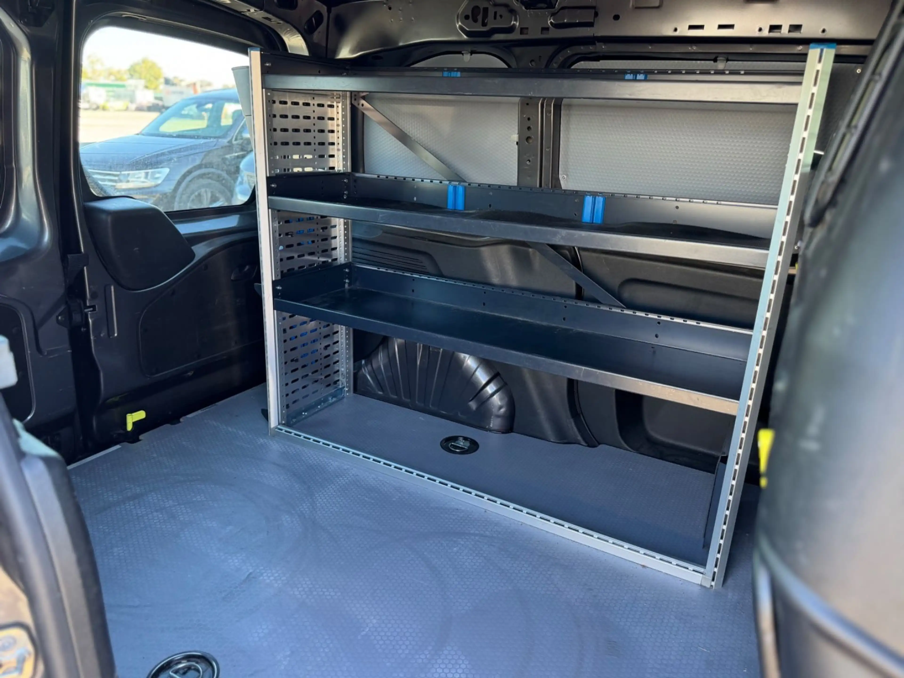 Peugeot Partner Premium L1 5 Stück Klima PDC Navi — photo 8