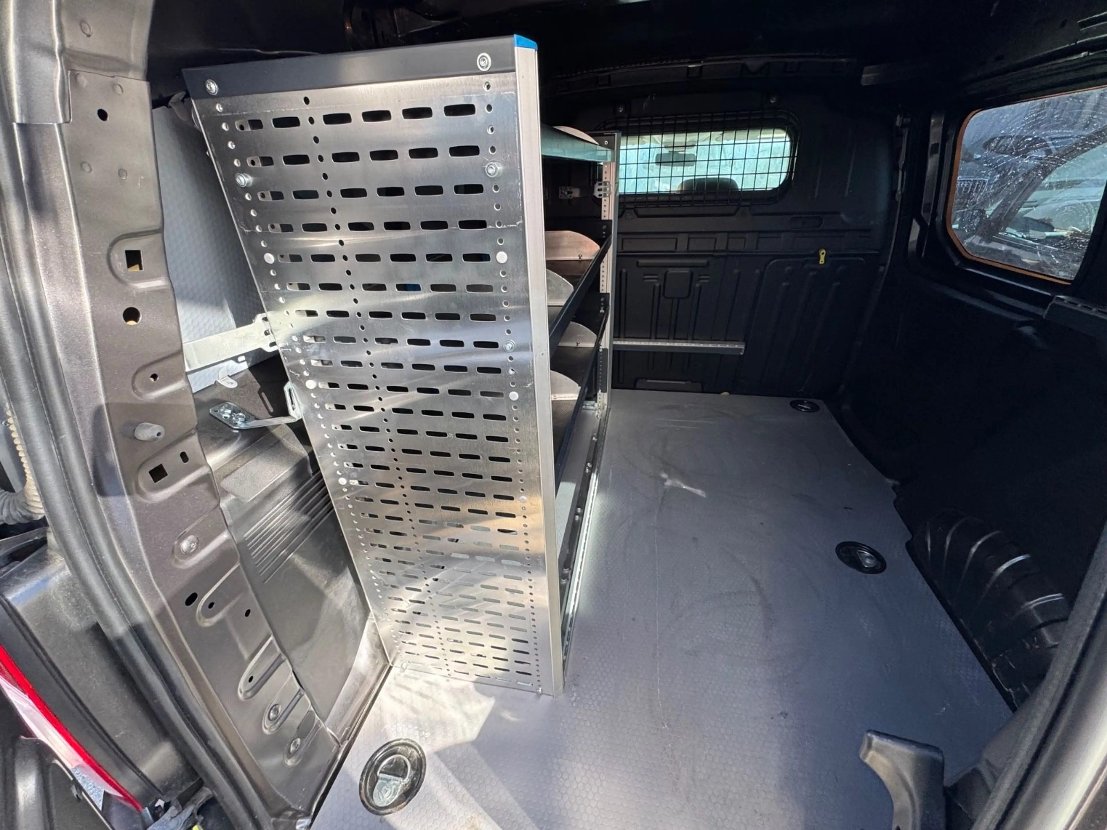 Peugeot Partner Premium L1 5 Stück Klima PDC Navi — photo 11