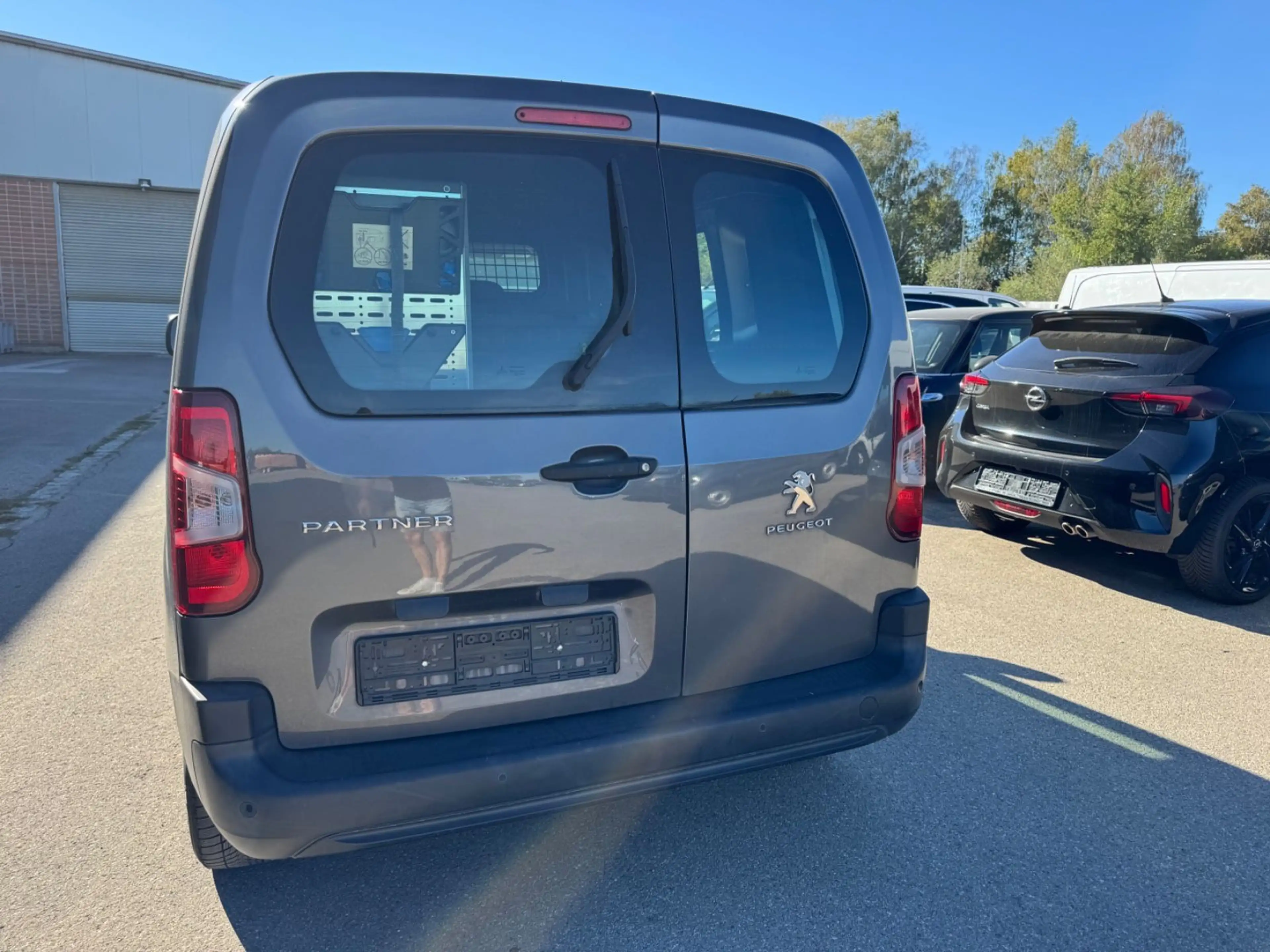 Peugeot Partner Premium L1 5 Stück Klima PDC Navi — photo 5