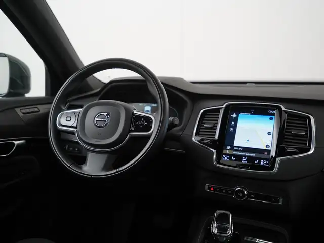 Volvo XC90 view 6