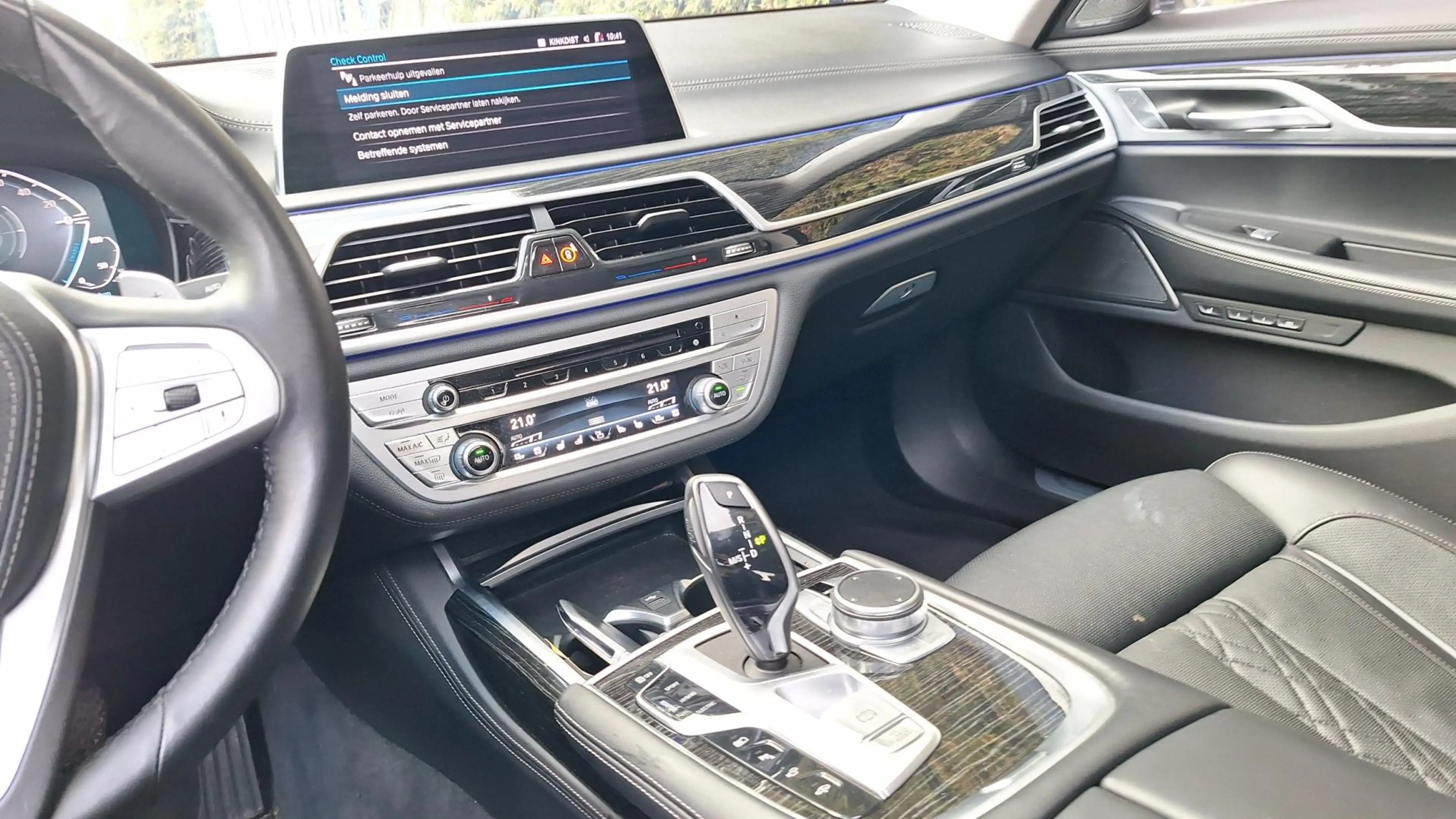 BMW 745 7-serie 745Le xDrive High Executive — photo 12