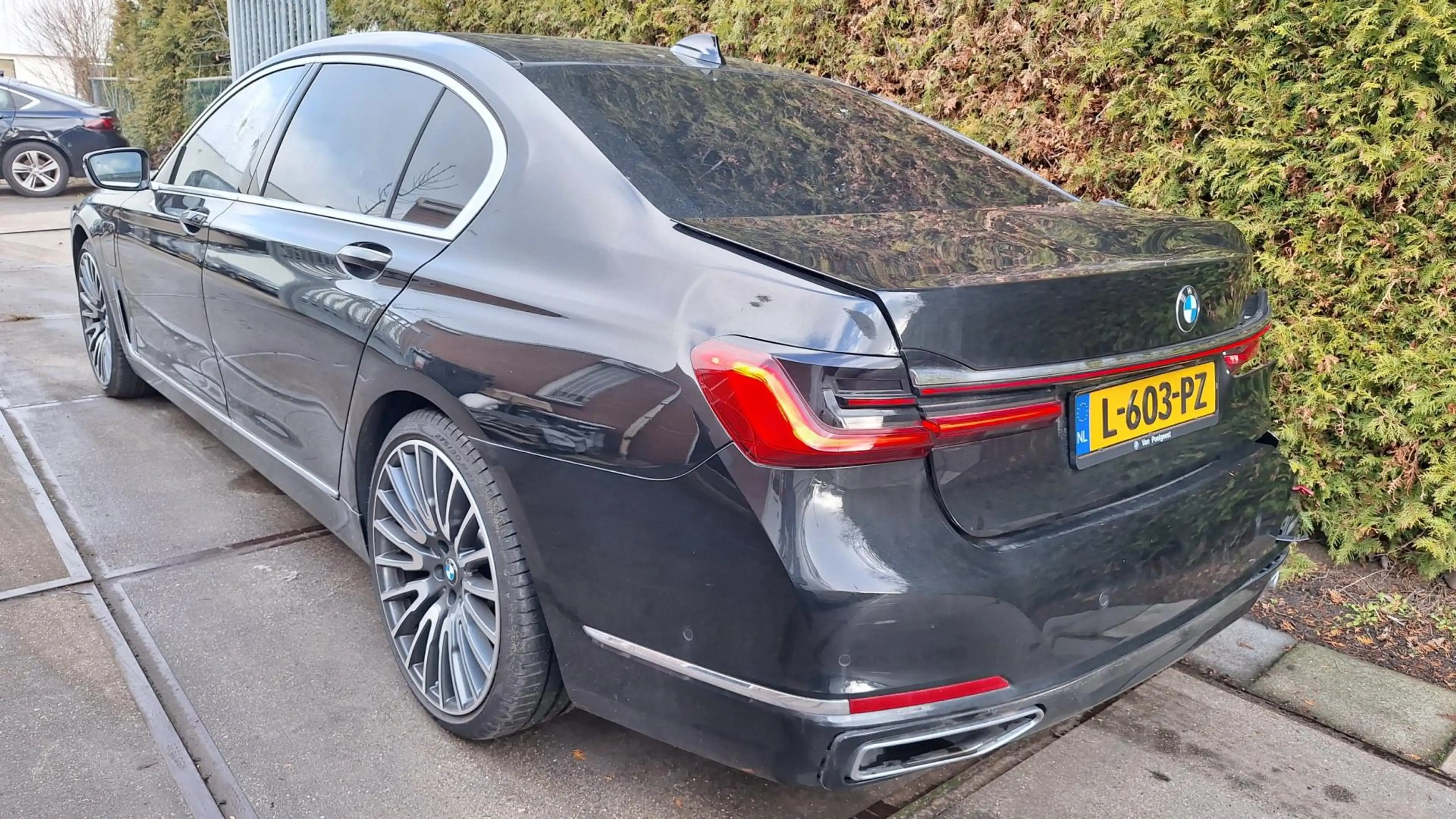 BMW 745 7-serie 745Le xDrive High Executive — photo 2