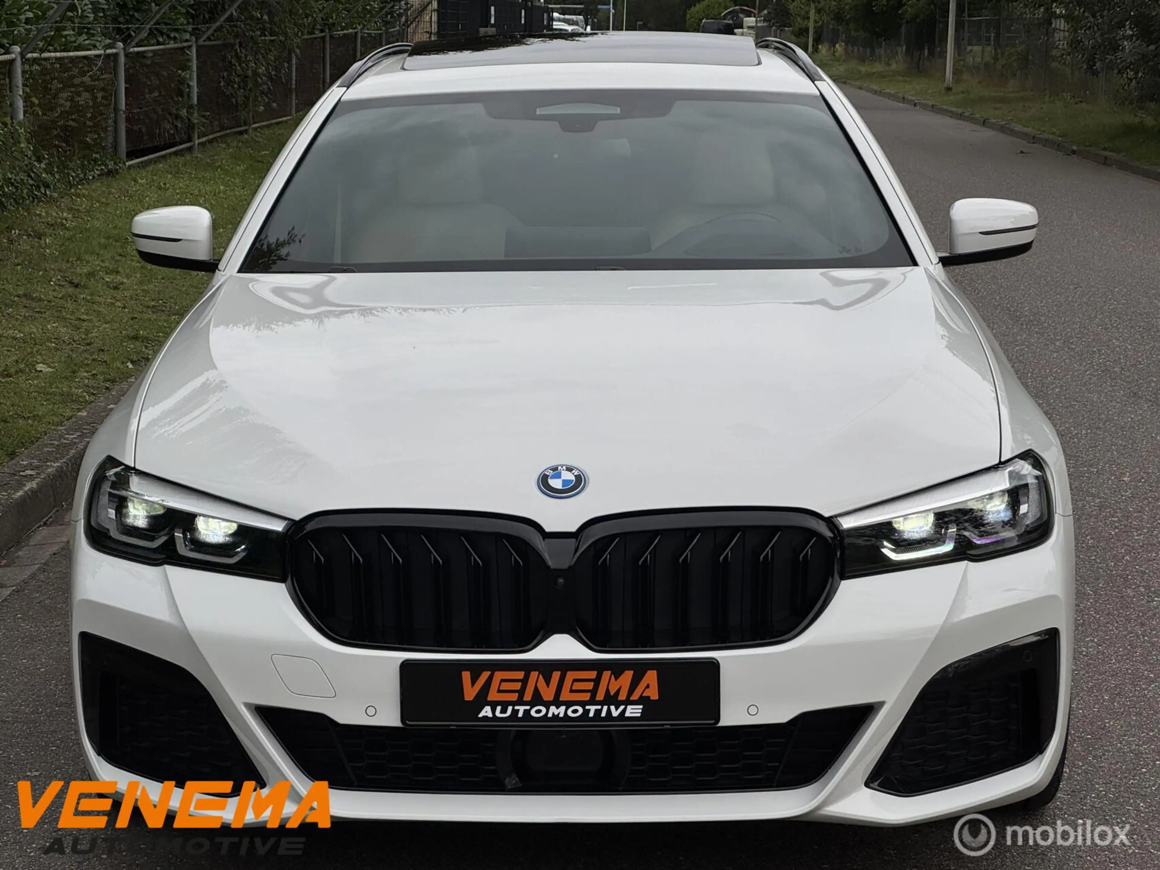 BMW 530 5-serie Touring 530e Business Edition Plus Sensate — photo 5