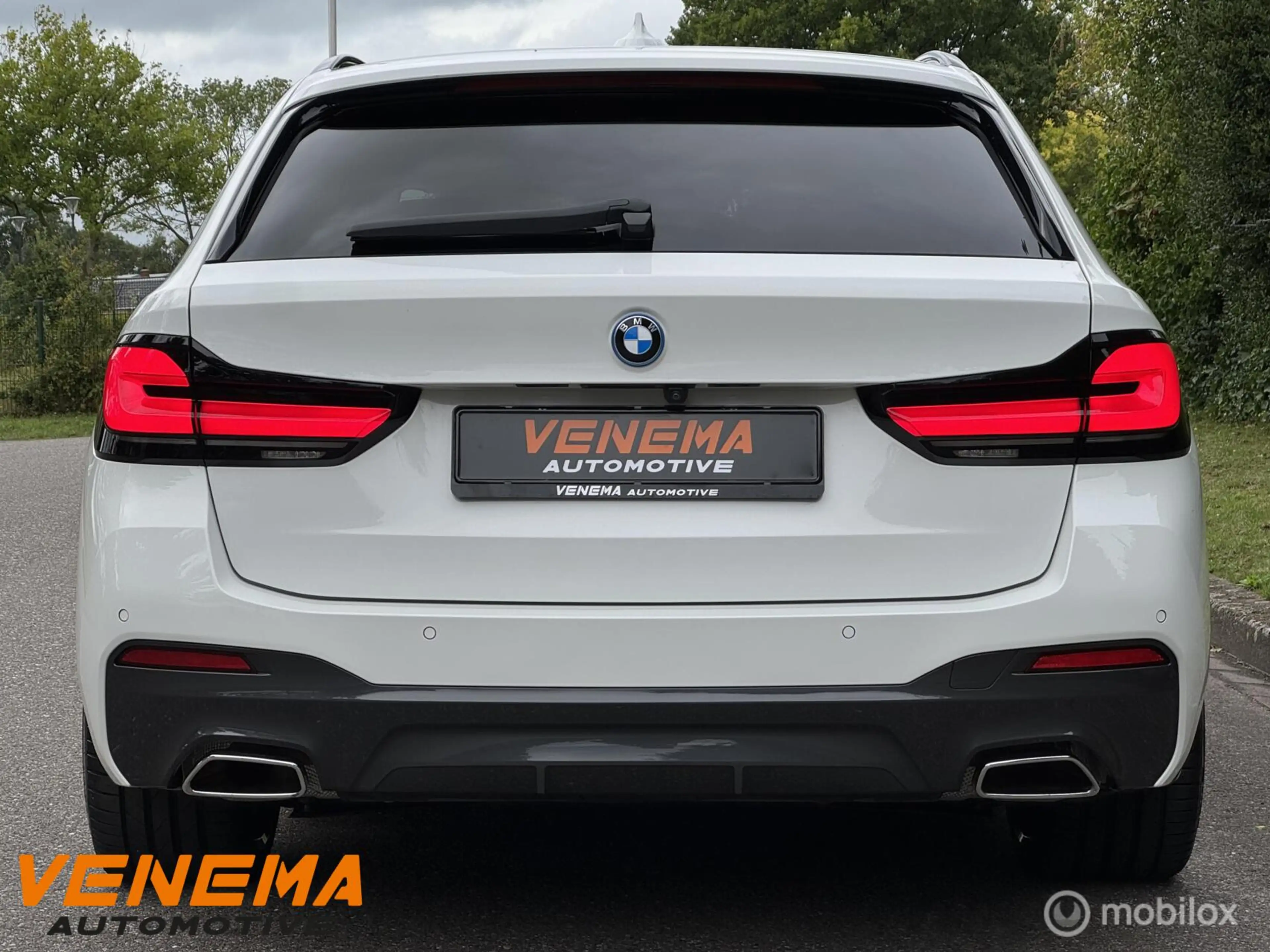 BMW 530 5-serie Touring 530e Business Edition Plus Sensate — photo 2