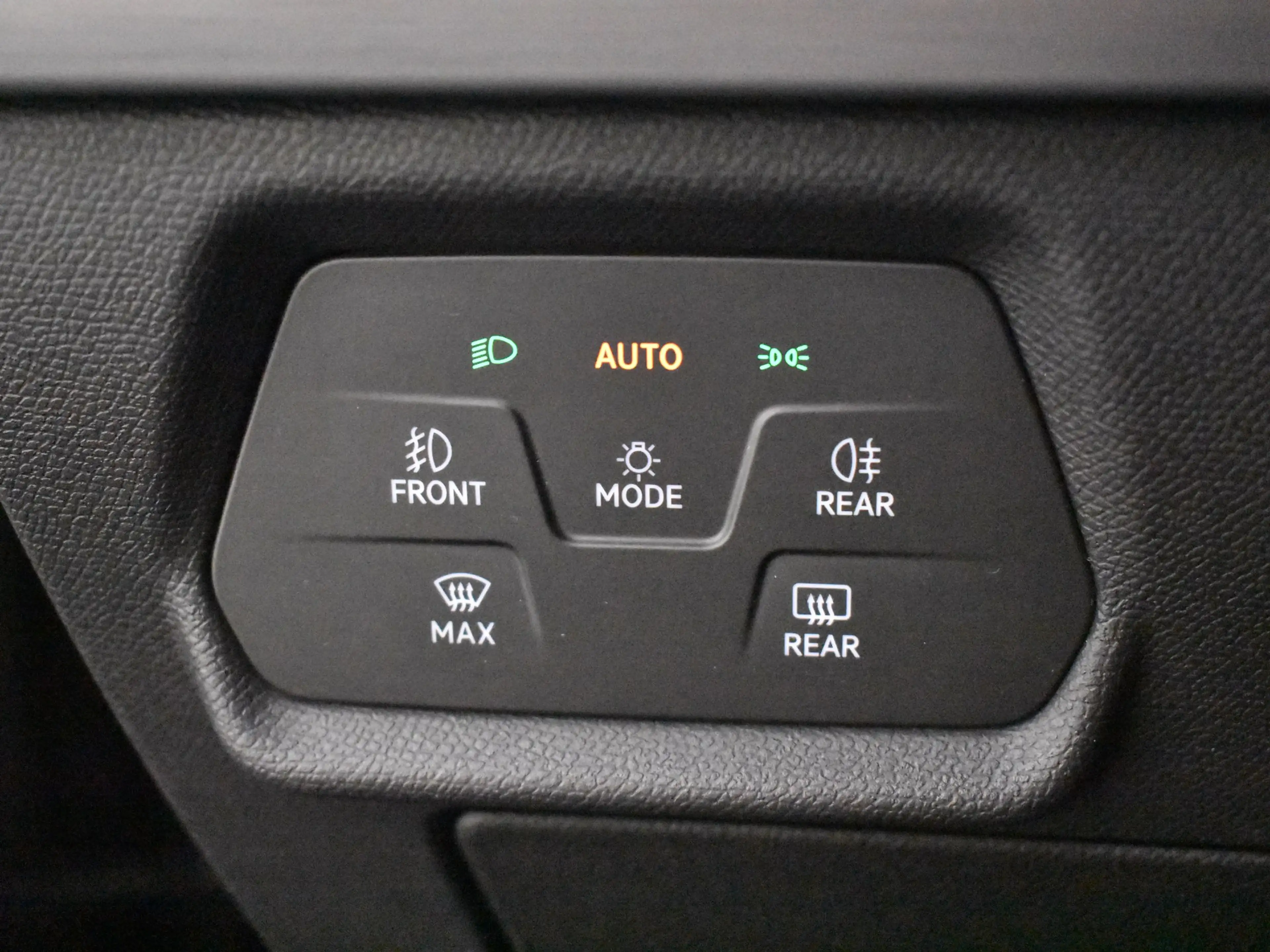 SEAT Leon e-Hybrid Sportstourer 1.4 TSI eHybrid PHEV FR Business Inte — photo 25