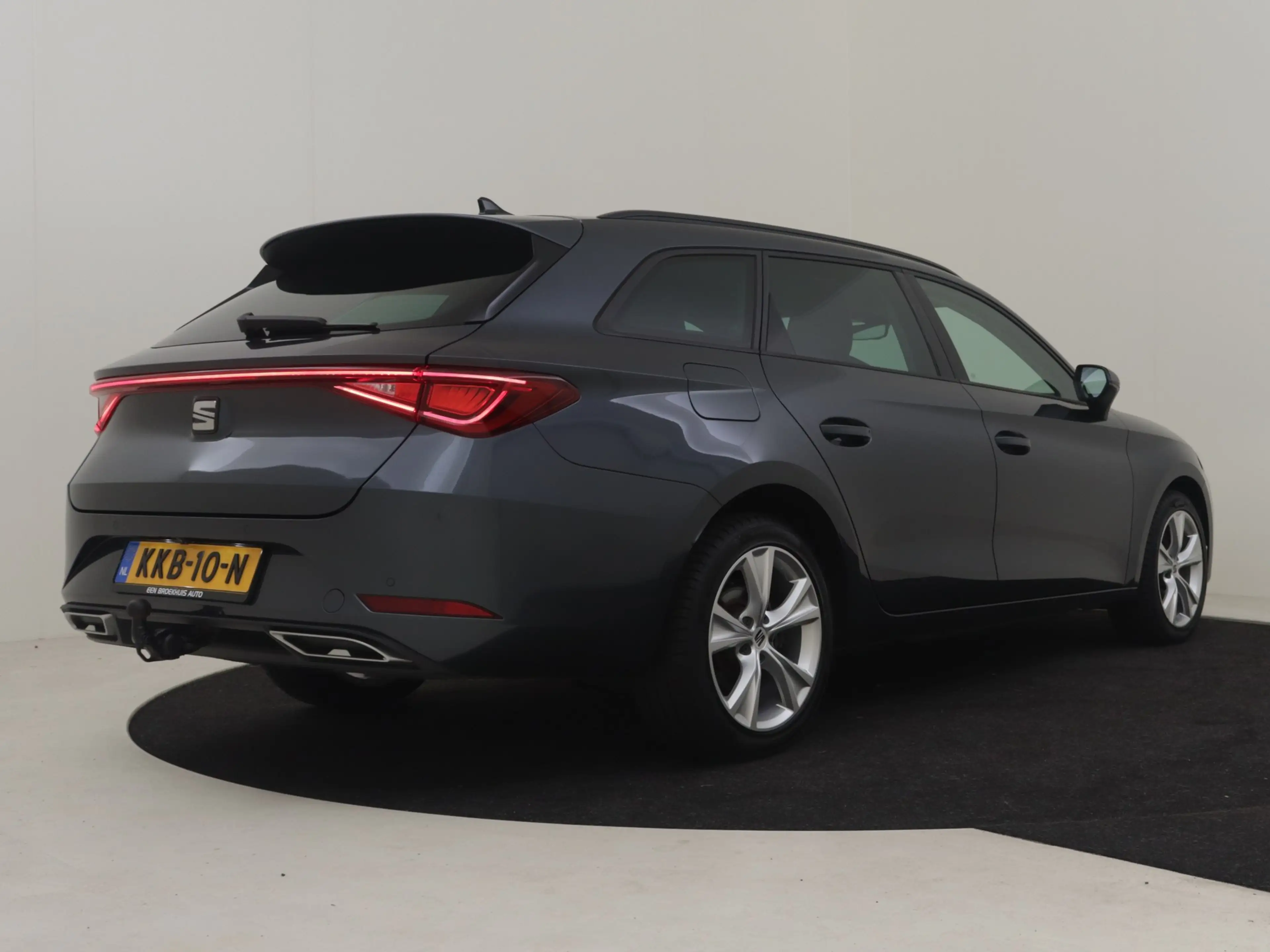 SEAT Leon e-Hybrid Sportstourer 1.4 TSI eHybrid PHEV FR Business Inte — photo 3